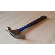 Молоток-гвоздодер с фиберглассовой ручкой *ПРОФИ*500г (с магнитом)